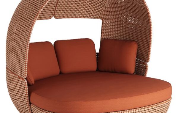 How Outdoor Daybeds Improve Poolside Comfort